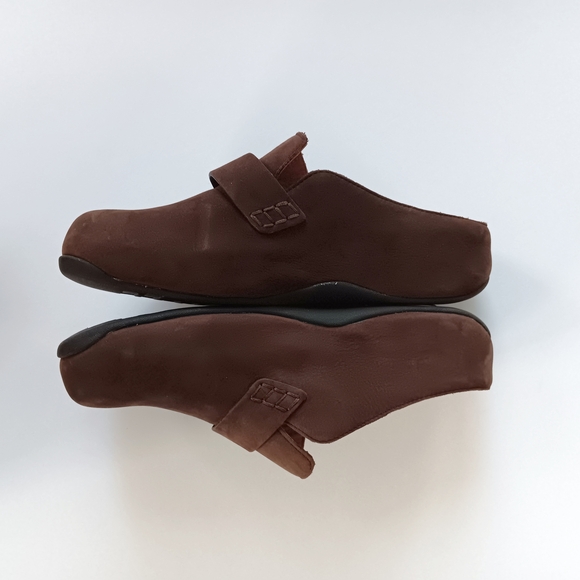 Fitflop Shuv Nubuck Chocolate Brown Buckle Strap Slip-On Clogs - Picture 3 of 9